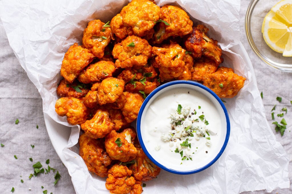 air fryer buffalo cauliflower with blue cheese dip
