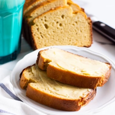 almond flour bread recipe sliced and ready to ea