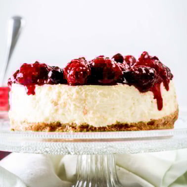 greek yogurt cheesecake for serving