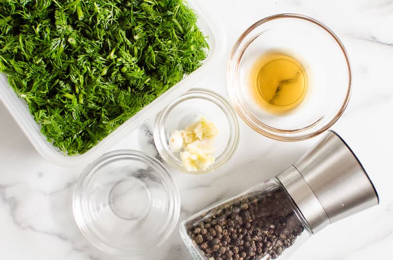 Chopped dill, garlic, vinegar, pepper and maple syrup.